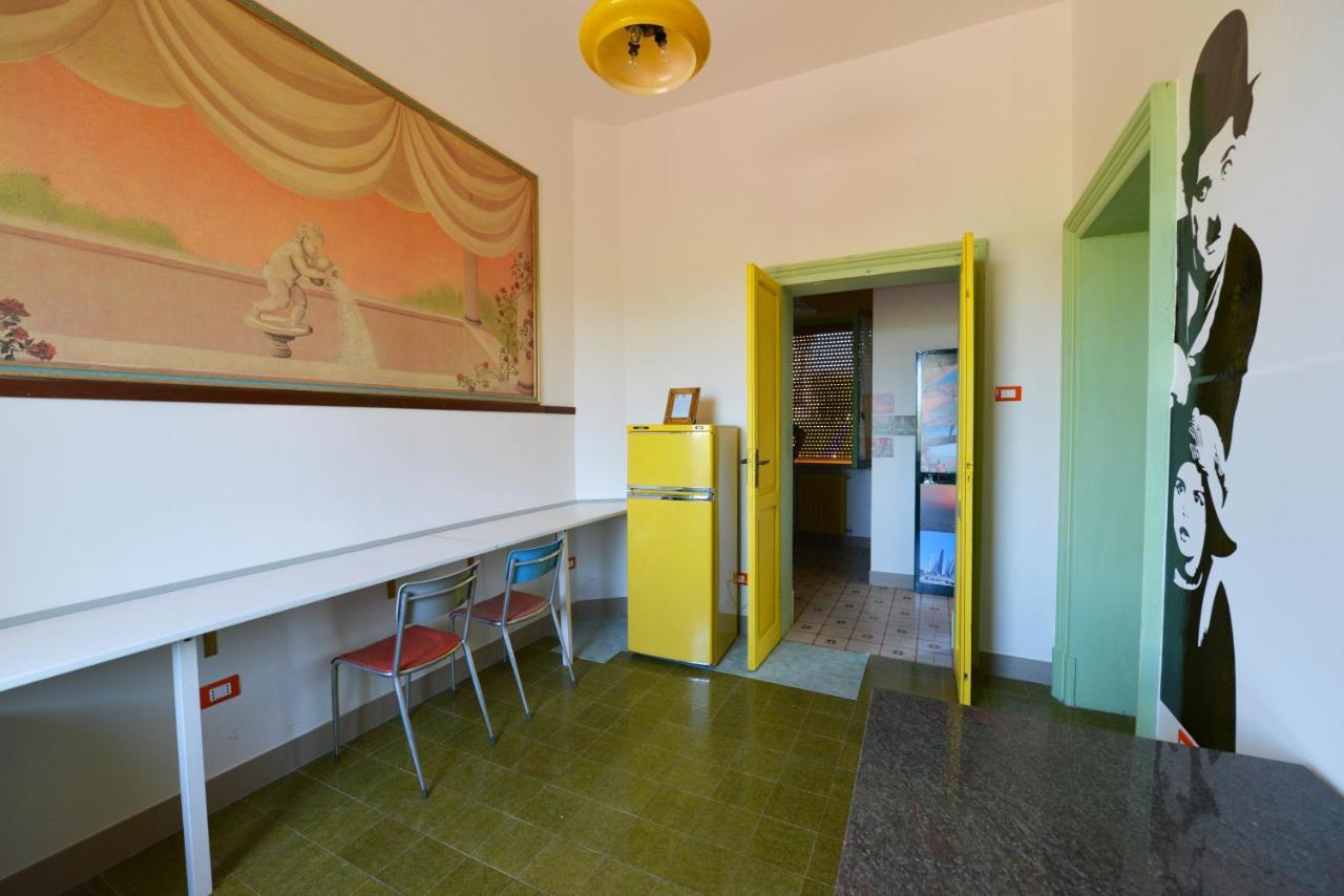 Ostello La Stazione Alba Adriatica Exterior photo