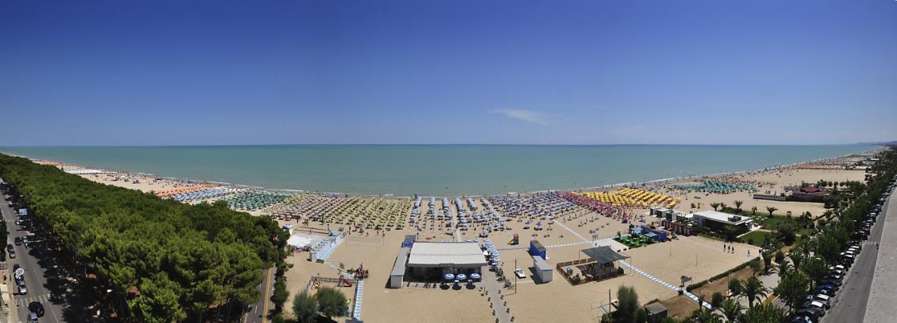 Ostello La Stazione Alba Adriatica Exterior photo